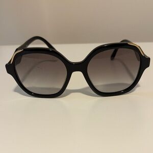 Prada Black Sunglasses with Gold Detailing (style: Spr06U)